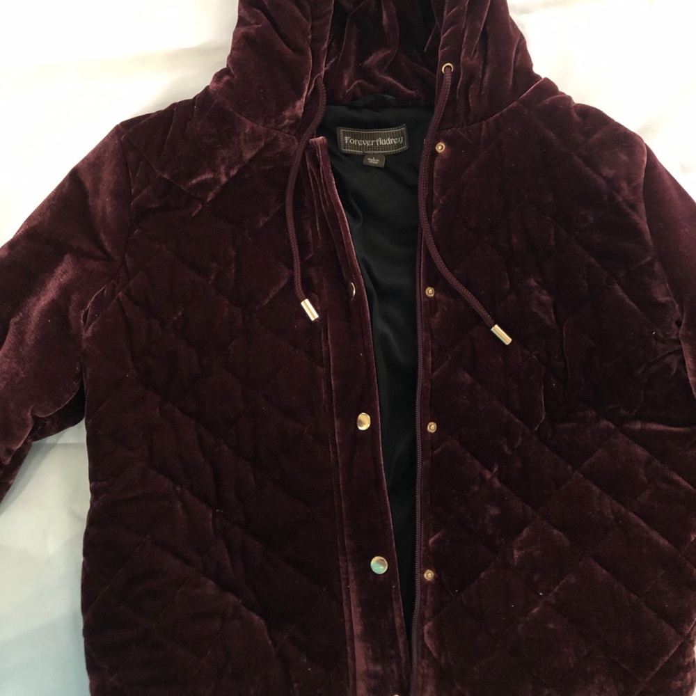 Selling this comfy coat